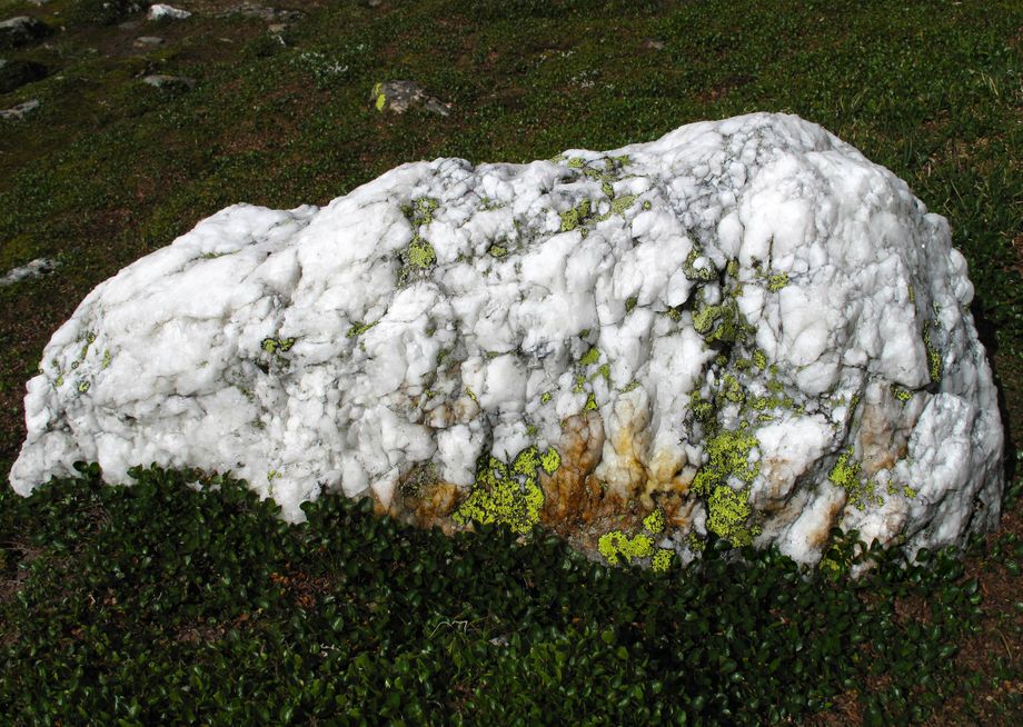 Den kvite steinen - The white stone (Vika mountain)